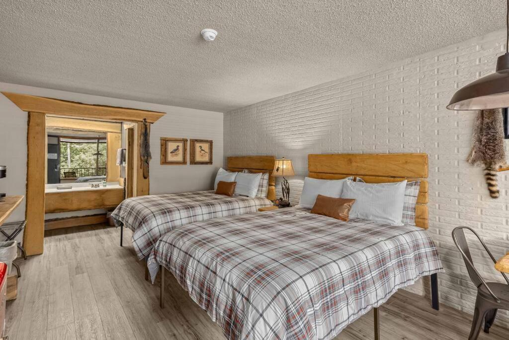 Stonegate Lodge 2 Queen Beds Fast Wifi 50In Tv Salt Water Pool Room # 305 尤里卡斯普林斯 外观 照片